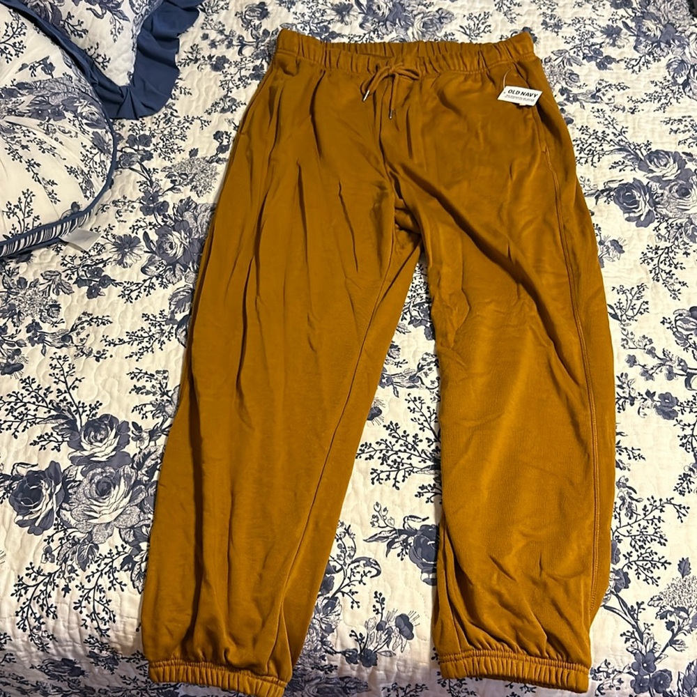 NWT Old Navy Joggers size large
